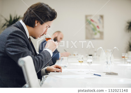 Whiskey Connoisseur's Blind Tasting Examination. Sommelier examination. Whiskey Connoisseur's Blind Tasting Examination. Sommelier examination. 132021148
