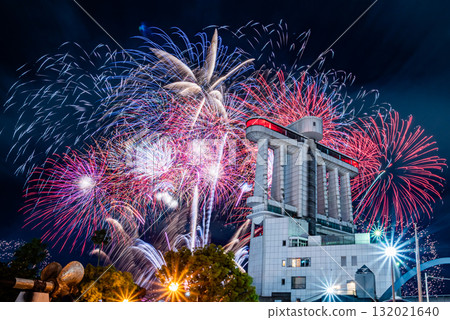 名古屋港大廈和煙火 132021640