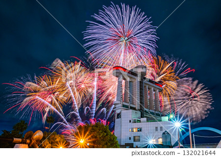 名古屋港大廈和煙火 132021644