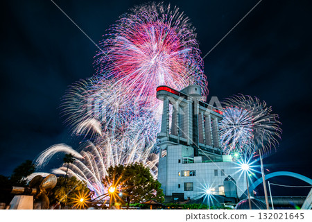 名古屋港大廈和煙火 132021645