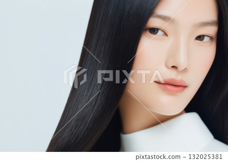 美麗的黑髮女人，美髮沙龍廣告 132025381
