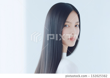 美麗的黑髮女人，美髮沙龍廣告 132025382
