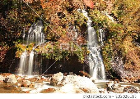 山梨縣北斗市的落瀑布 山梨縣北斗市的落瀑布 132026185