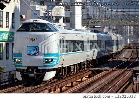 287 series Kuroshio No. 3 express train running on the Umeda freight line 287 series Kuroshio No. 3 express train running on the Umeda freight line 132026338