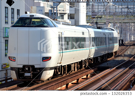 287 series special express Kuroshio No. 85 (out of service) running on the Umeda freight line 132026353