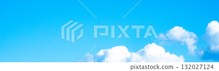 藍天白雲的簡單風景 132027124