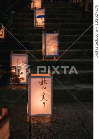 The lingering feeling of the festival, the lanterns on the approach to the shrine The lingering feeling of the festival, the lanterns on the approach to the shrine 132027270