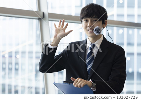 指導一個微笑的商人 132027729