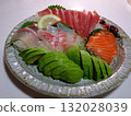 Assorted sashimi 132028039