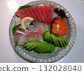 Assorted sashimi 132028040