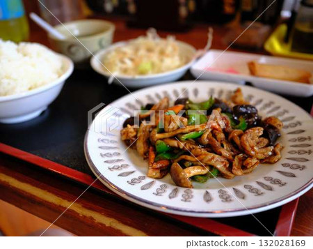 Chinese cuisine course meal 132028169