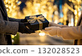 The moment you give a present 132028523