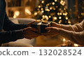 The moment you give a present 132028524