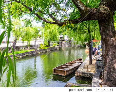 Kurashiki Bikan District, a historically rich and picturesque area along the Kurashiki River Kurashiki Bikan District, a historically rich and picturesque area along the Kurashiki River 132030051
