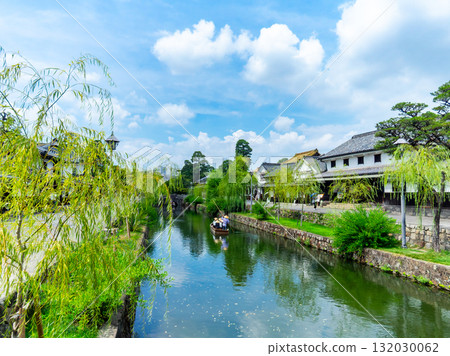 Kurashiki Bikan District, a historically rich and picturesque area along the Kurashiki River Kurashiki Bikan District, a historically rich and picturesque area along the Kurashiki River 132030062