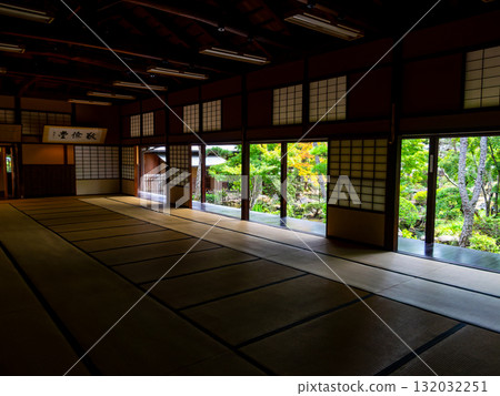 The historical and picturesque streets of Kurashiki Bikan Historical Quarter and the beautiful garden seen from Keikendo 132032251