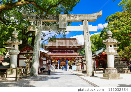 Dazaifu Tenmangu Shrine Torii Gate and Tower Gate 132032884