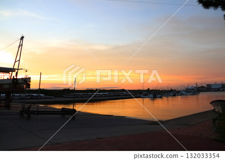 日落漁港 132033354