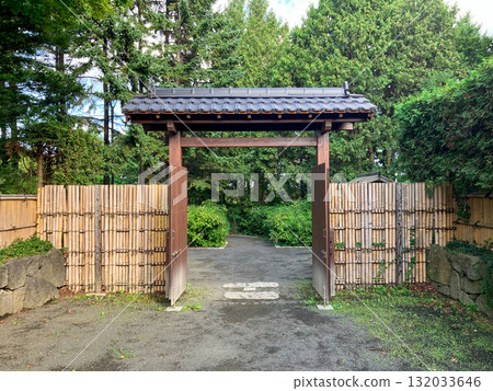 Yurigahara Park/Japanese Garden Gate, Kita Ward, Sapporo City, Fresh Greenery 132033646