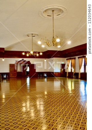 Former Hakodate Ward Public Hall, 2nd floor large hall (11-13 Motomachi, Hakodate, Hokkaido) 132034643