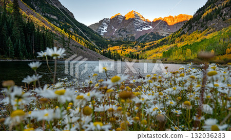Maroon Bells at dawn. Famous autumn landscape during fall foliage in Colorado, USA 132036283
