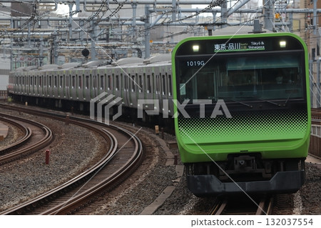Yamanote Line E235 series train 132037554
