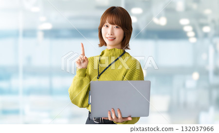 Woman with a laptop / business woman Woman with a laptop / business woman 132037966