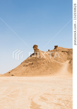 Ong Jemel, the Camel Neck Rock, in the Sahara Desert near Tozeur, Tunisia. Ong Jemel, the Camel Neck Rock, in the Sahara Desert near Tozeur, Tunisia. 132038628