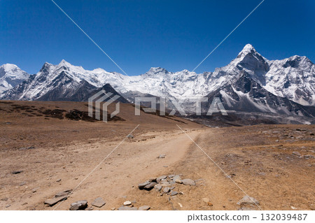 Mountains landscape from Chukhung Ri viewpoint, Nepal 132039487