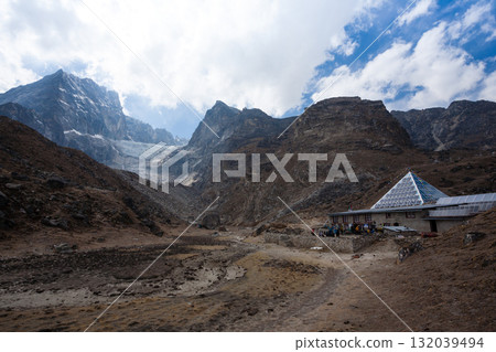 Pyramid research center, Everest base camp trekking, Lobuche area, Nepal 132039494