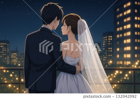 新郎新娘凝視星空與夜景的浪漫新婚之夜 132042092