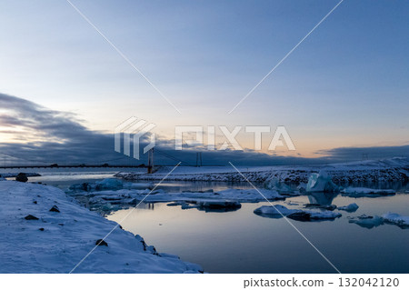 Early morning over Jokulsarlon Glacier lagoon Early morning over Jokulsarlon Glacier lagoon 132042120