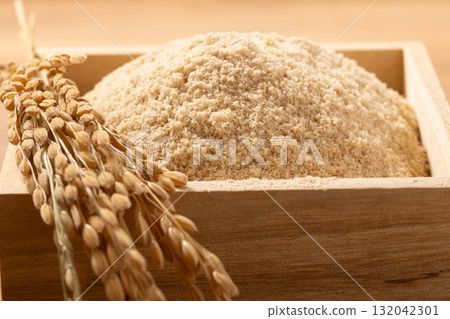 Rice bran 132042301