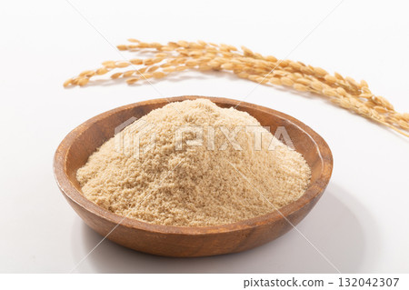 Rice bran 132042307