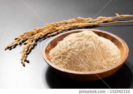 Rice bran 132042310