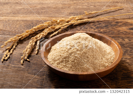 Rice bran 132042315