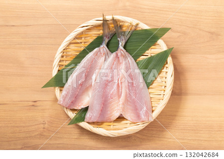 [Nagasaki Prefecture] Horse mackerel filleted 132042684