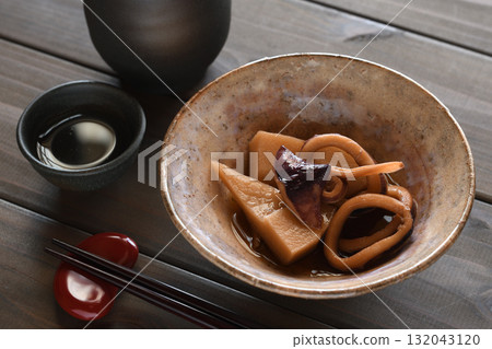 Squid and bamboo shoot stew 132043120