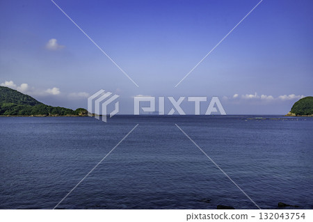 Hyuga: A faint view of Biro Island off the coast of Hososhima Port. Hyuga City, Miyazaki Prefecture 132043754