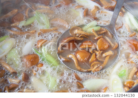 Nameko soup boiled in a large pot 132044130