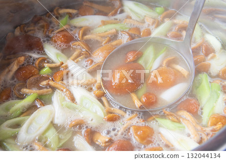 Nameko soup boiled in a large pot Nameko soup boiled in a large pot 132044134