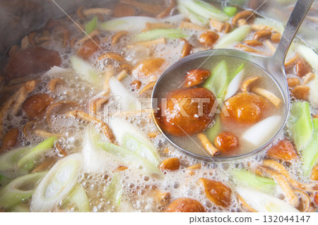 大鍋煮滑子菇湯 大鍋煮滑子菇湯 132044147