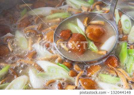 Nameko soup boiled in a large pot 132044149