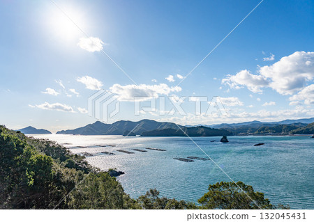 View of Nie Bay and Togara Fishing Port in autumn from Nakanoiso Observatory, Minamiise Town, Mie Prefecture 132045431