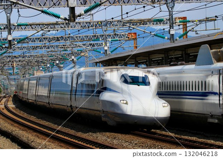 Run through Japan's aorta!! Tokaido Shinkansen N700S ~ At Odawara Station Run through Japan's aorta!! Tokaido Shinkansen N700S ~ At Odawara Station 132046218