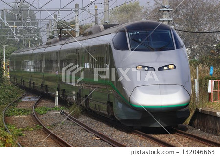The "Gintsuba" travels through the autumn Mutsu region of Yamagata... Revival livery of the E3 Series Yamagata Shinkansen "Tsubasa" 132046663