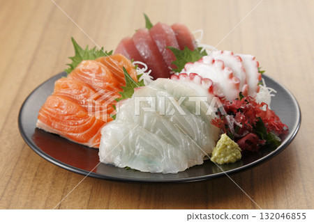 Assorted 4 kinds of sashimi Assorted 4 kinds of sashimi 132046855