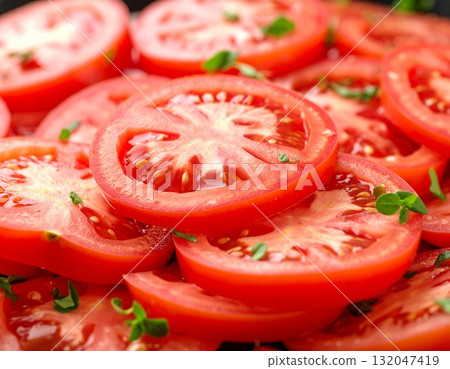 sliced tomato salad 132047419