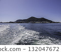 Ship tracks and port town scenery 132047672