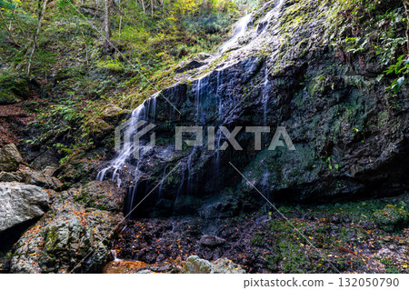 飛龍瀑布秋景1 兵庫縣佐用郡佐用町 132050790
